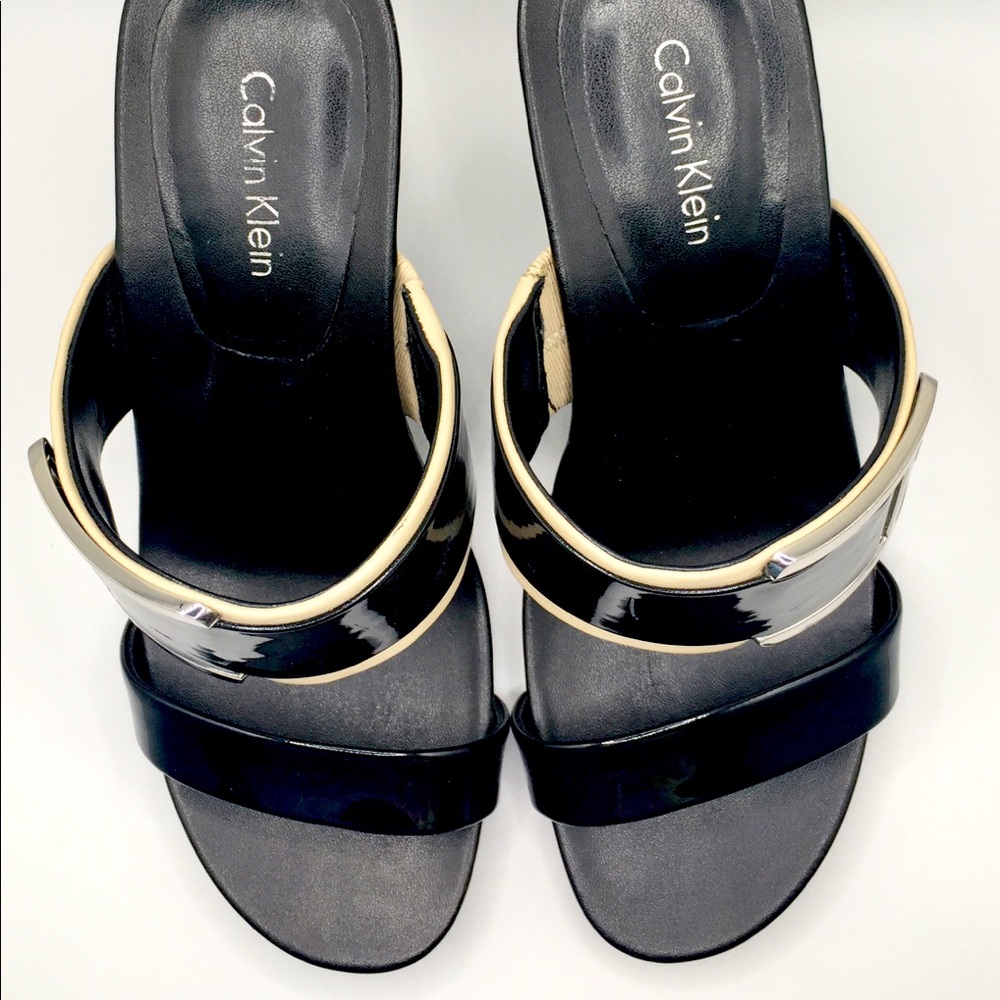 Calvin Kevin Black Wedges with Creme Trim